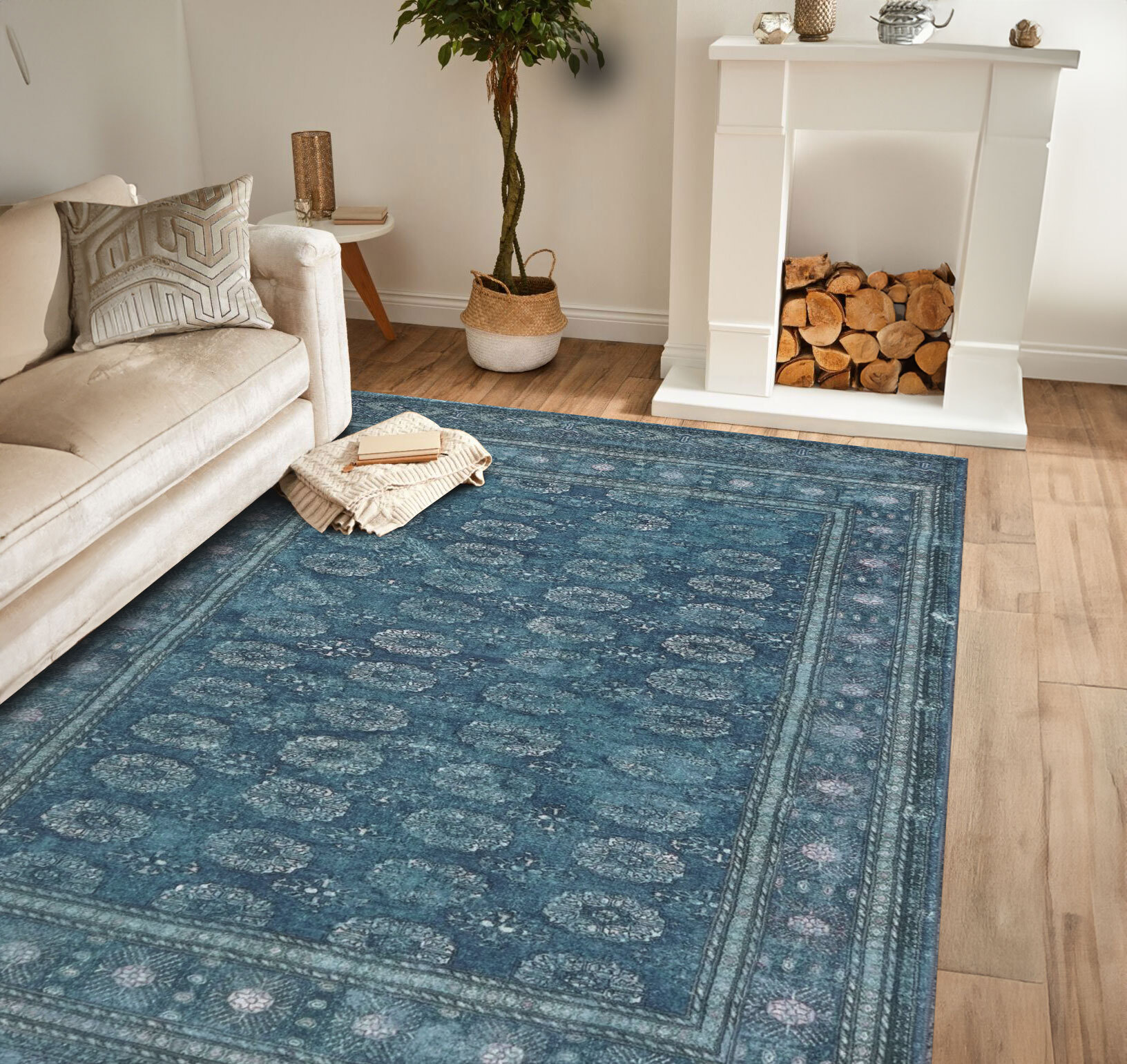 Large View Cato Traditional Geometric Rug
