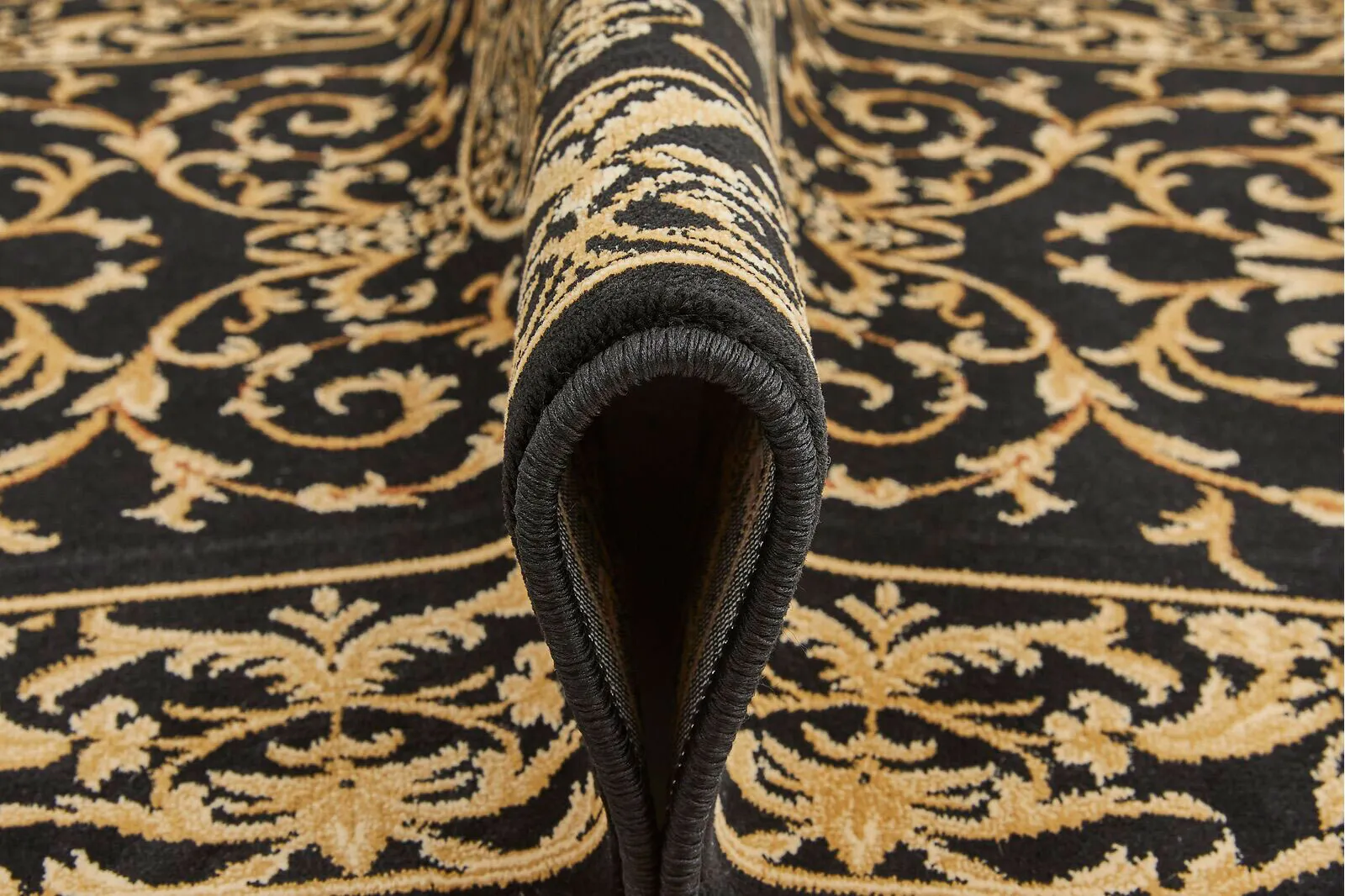 Couture Classic Medallion Rug