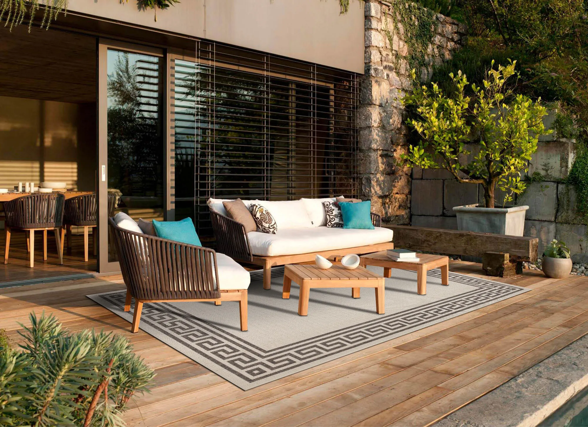 Soleil Ivory Greek Key Border Rug