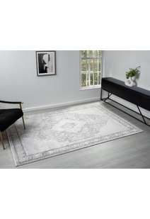 Fendi Traditional Medallion Rug