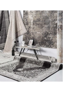 Fendi Traditional Medallion Rug