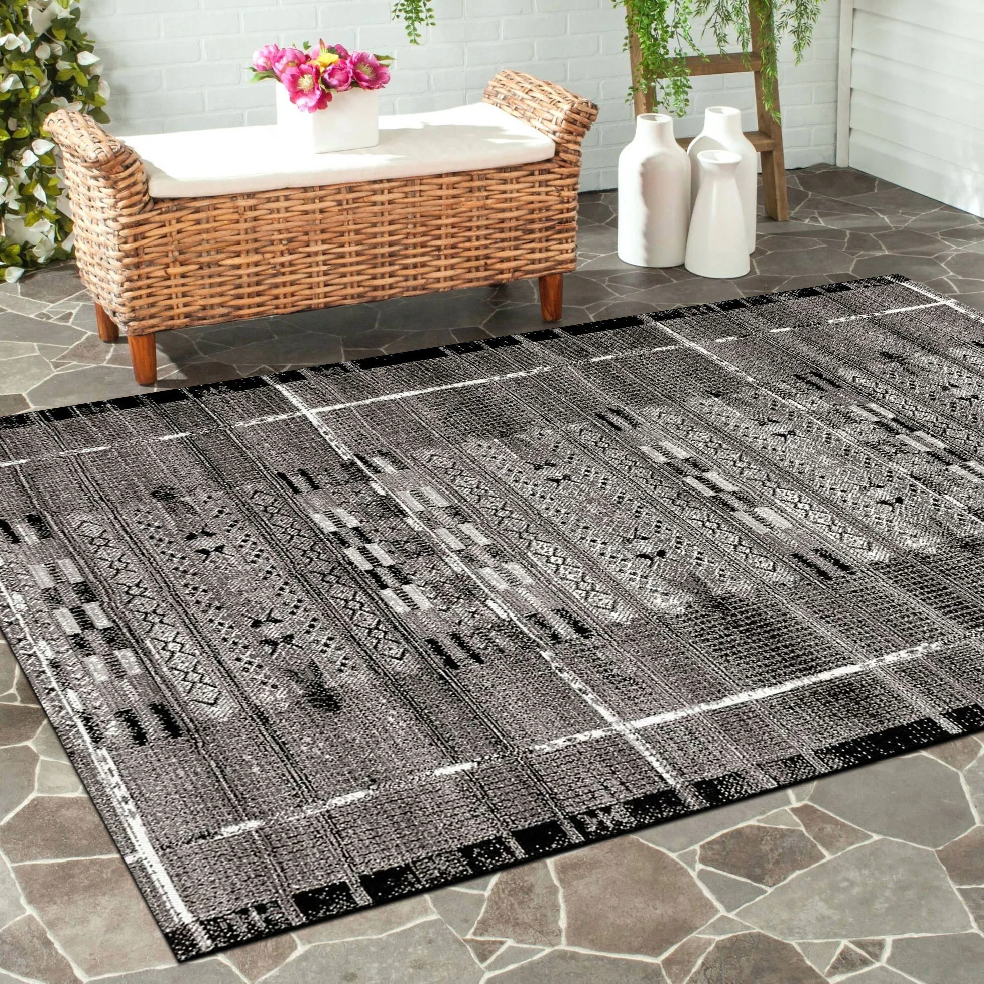 Aperto Black Tribal Pattern Rug