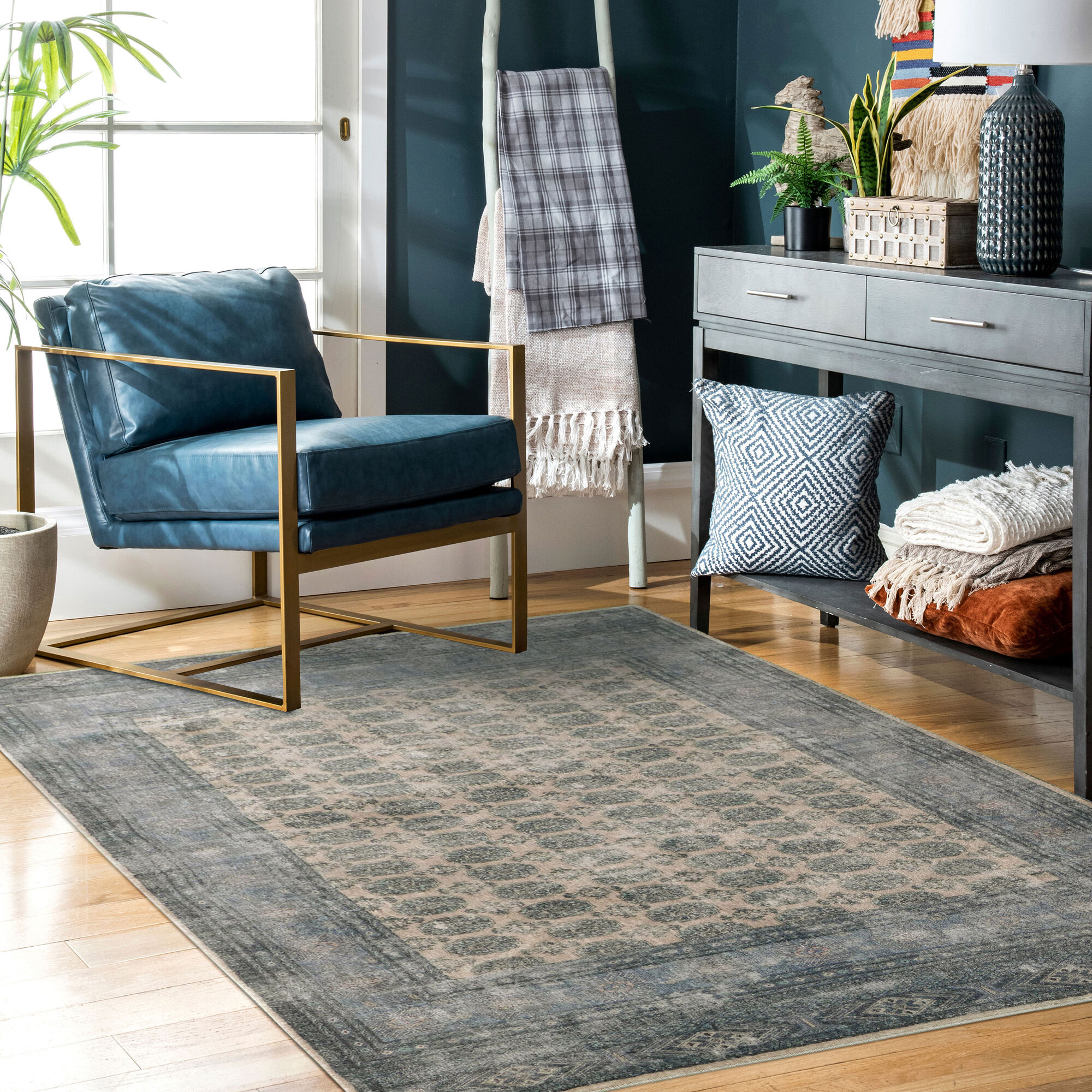 Large View Cato Traditional Geometric Rug