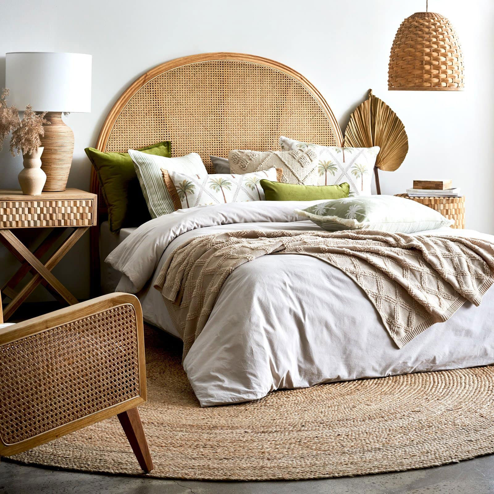 Large View Harmony Hand Loomed Round Rug