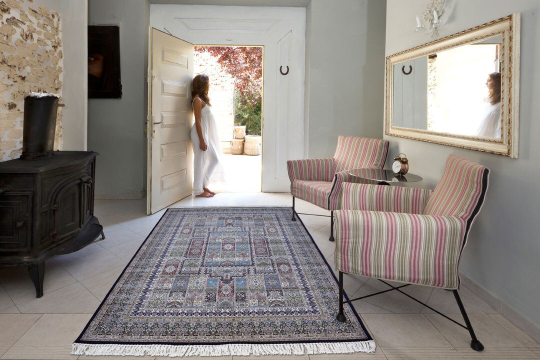 Parsa Traditional Fringed Rug