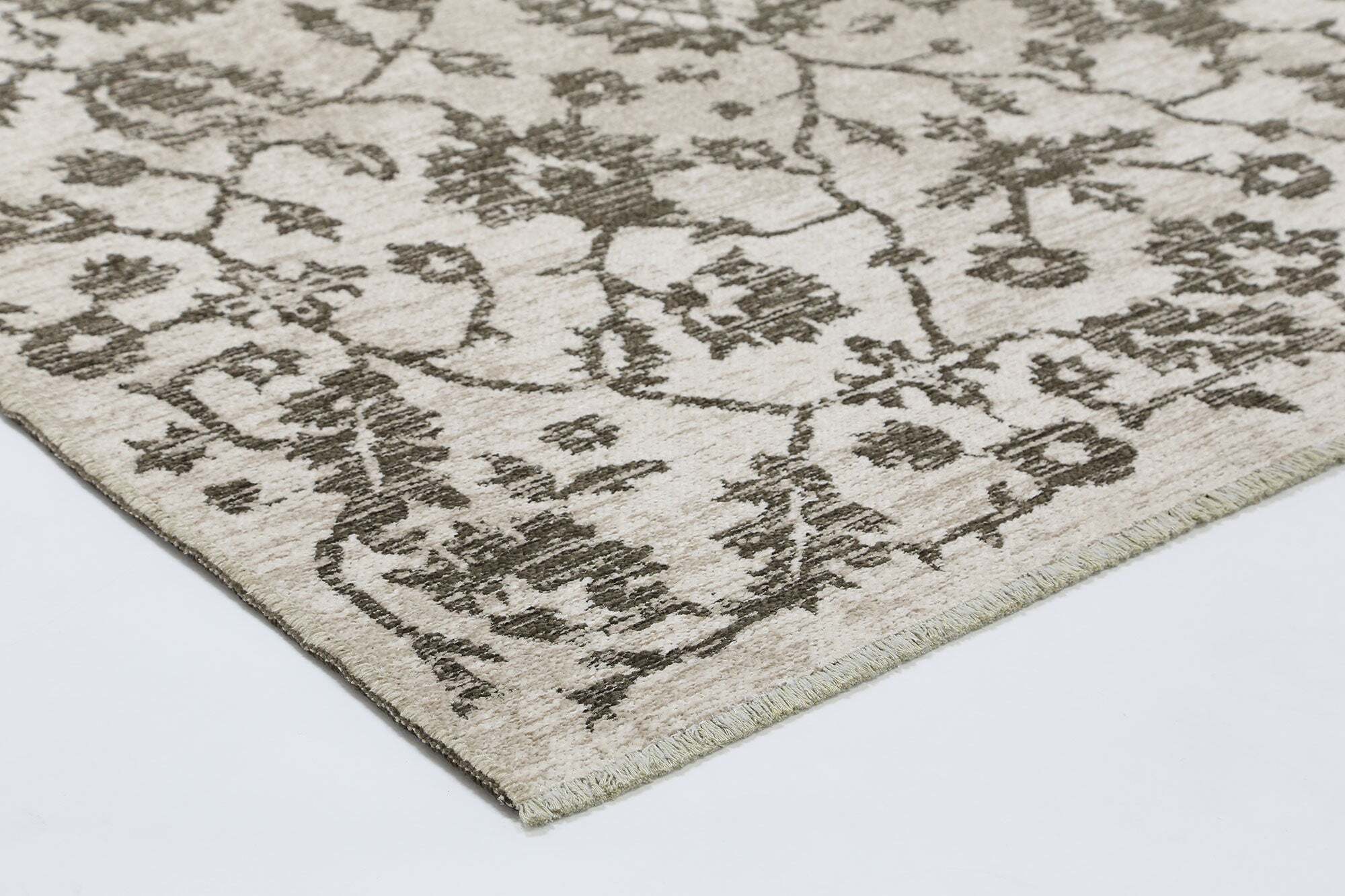 Large View Ryan Floral Transitional Rug