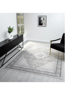 Fendi Traditional Medallion Rug