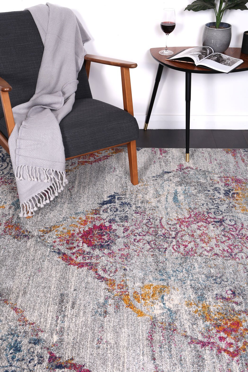 Large View Donna Traditional Rug(Size 230 x 160cm)