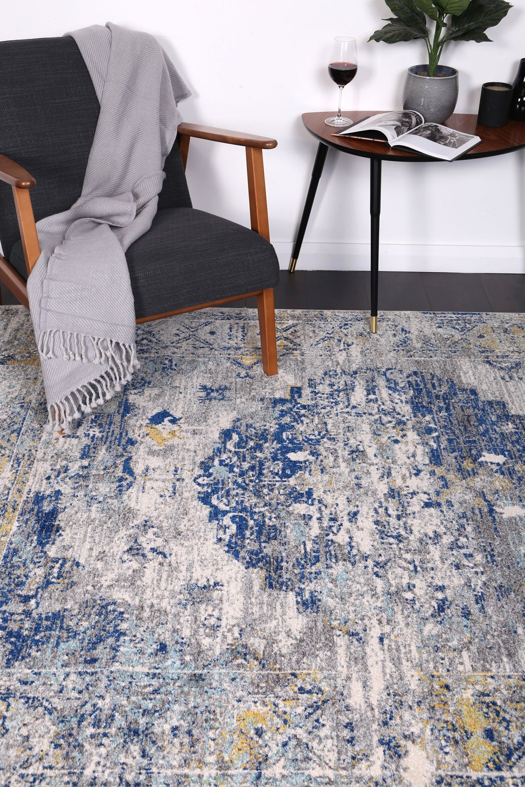 Large View Donna Traditional Rug(Size 230 x 160cm)