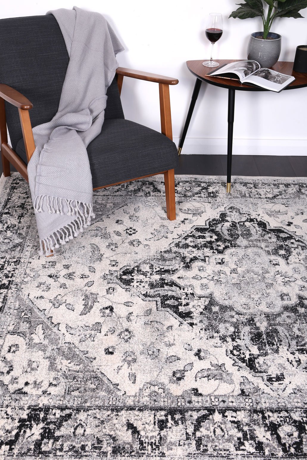 Donna Traditional Rug(Size 230 x 160cm)