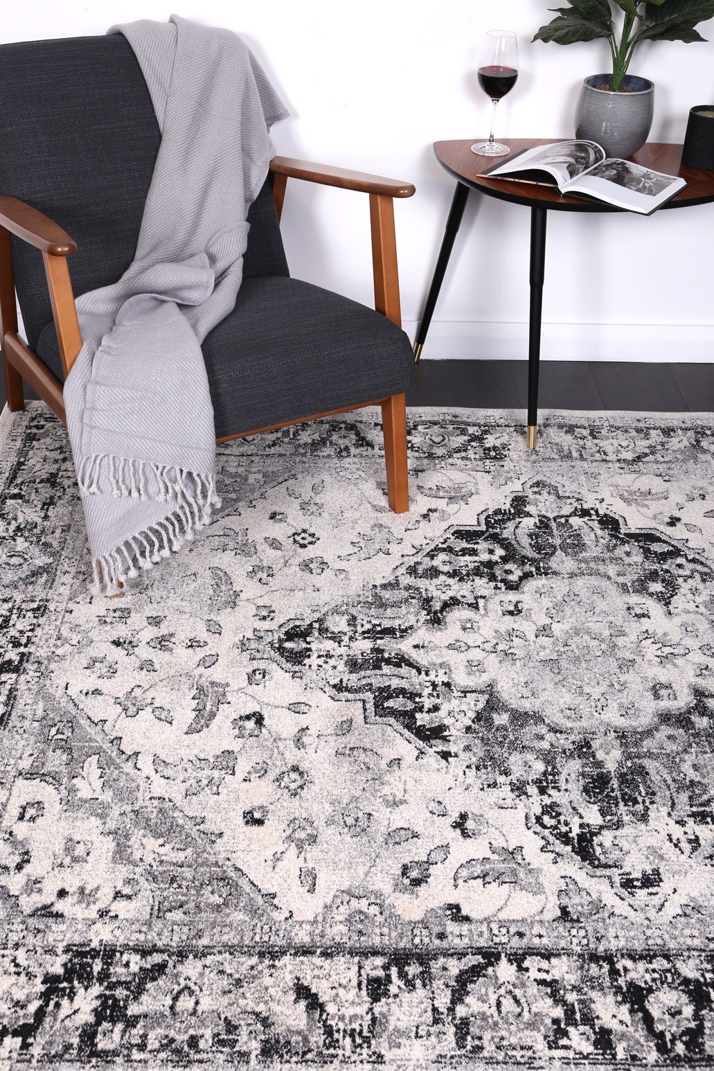 Large View Donna Traditional Rug(Size 230 x 160cm)