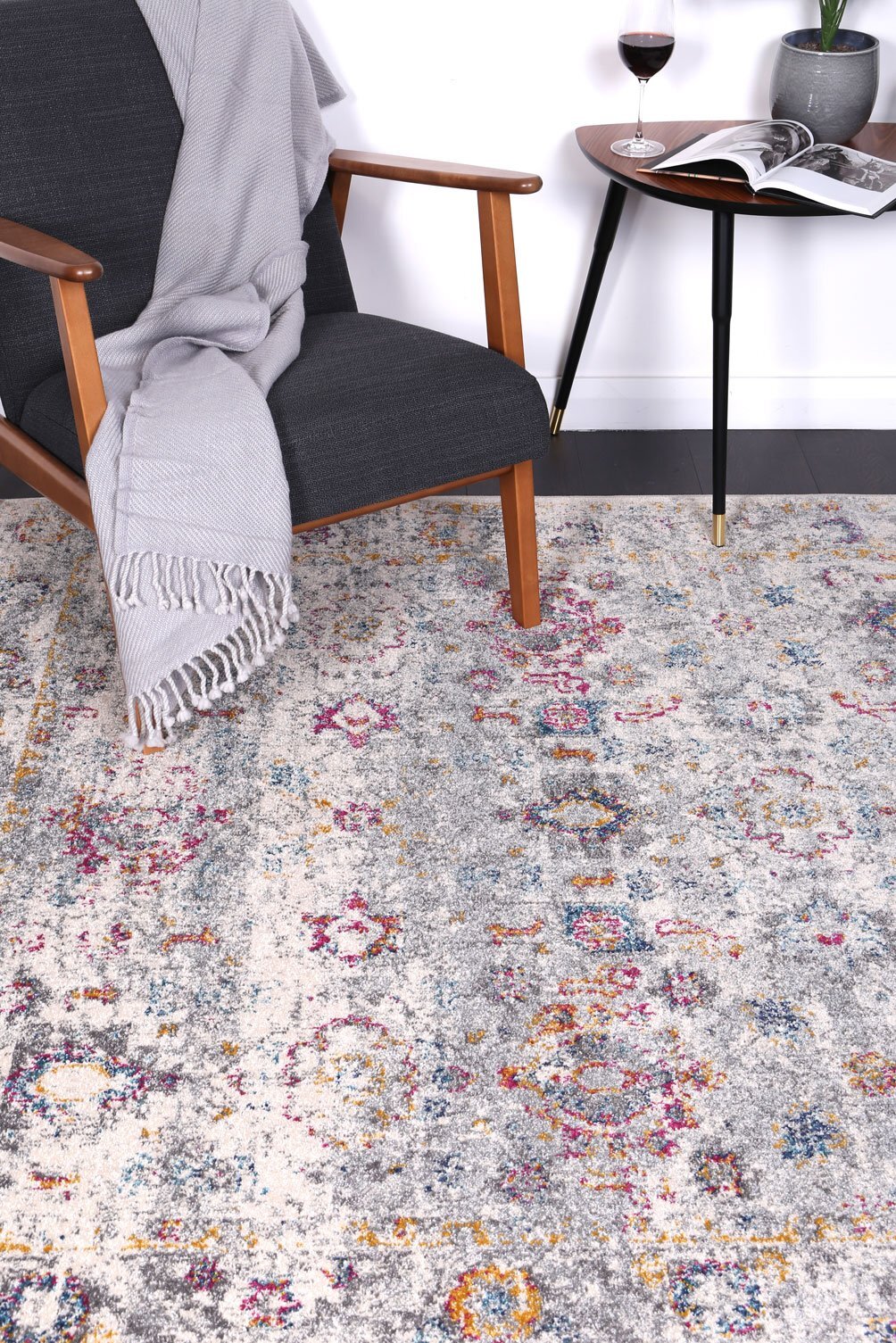 Large View Donna Traditional Rug(Size 230 x 160cm)
