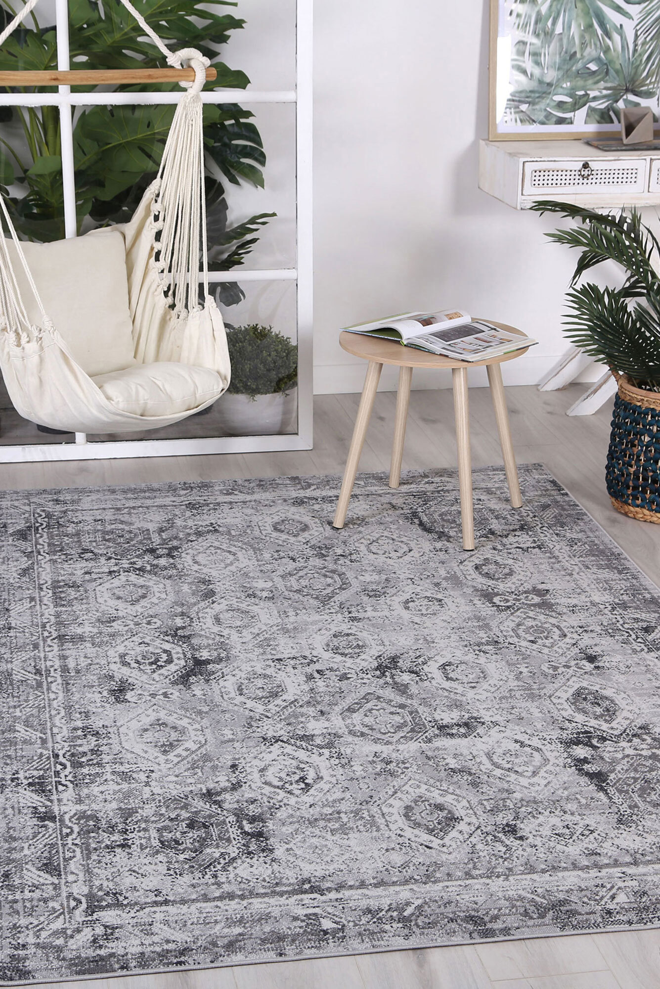 Large View Casa Traditional Rug(Size 150 x 80cm)