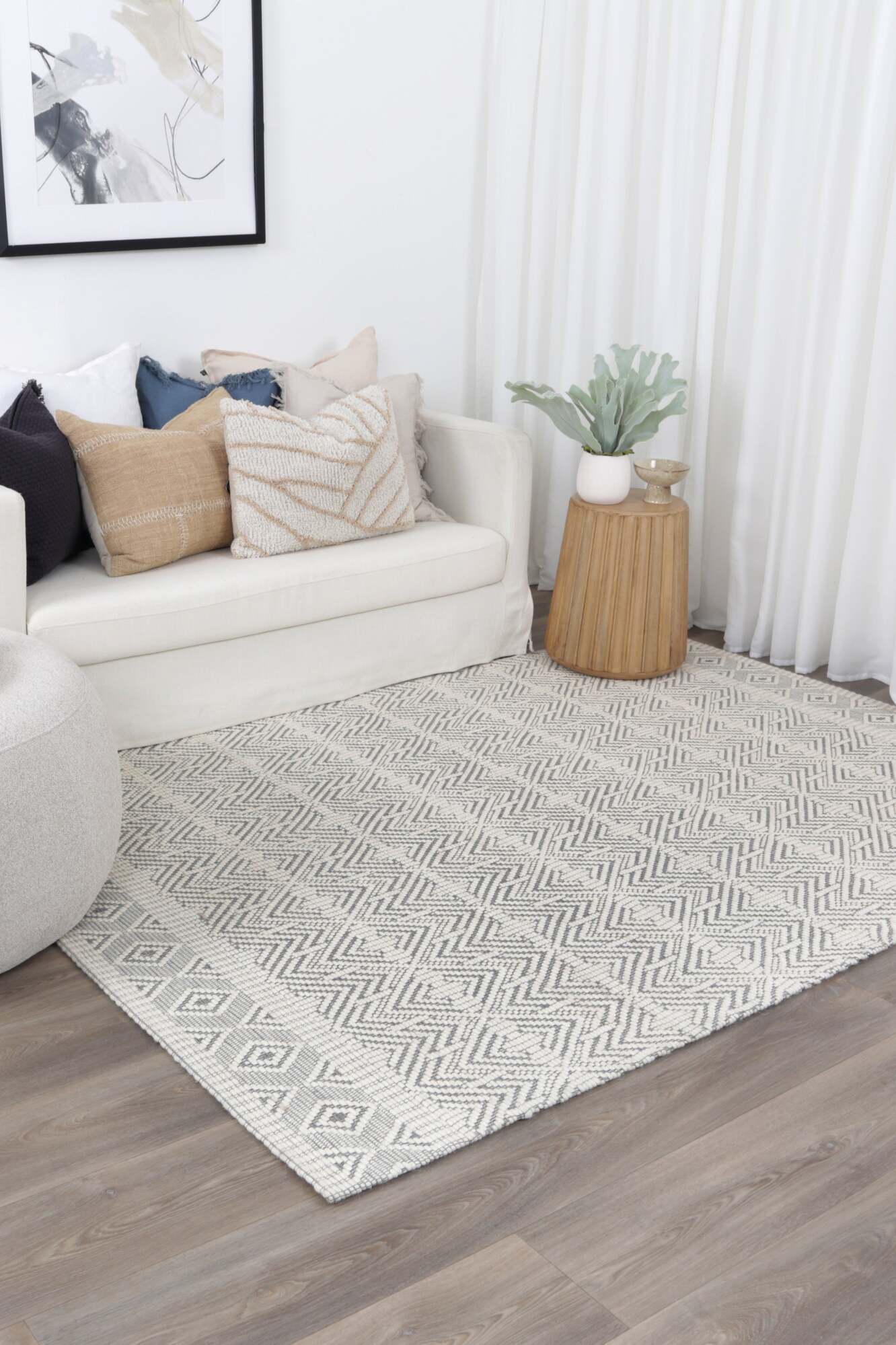 Large View Chea Geometric Wool Rug(Size 230 x 160cm)