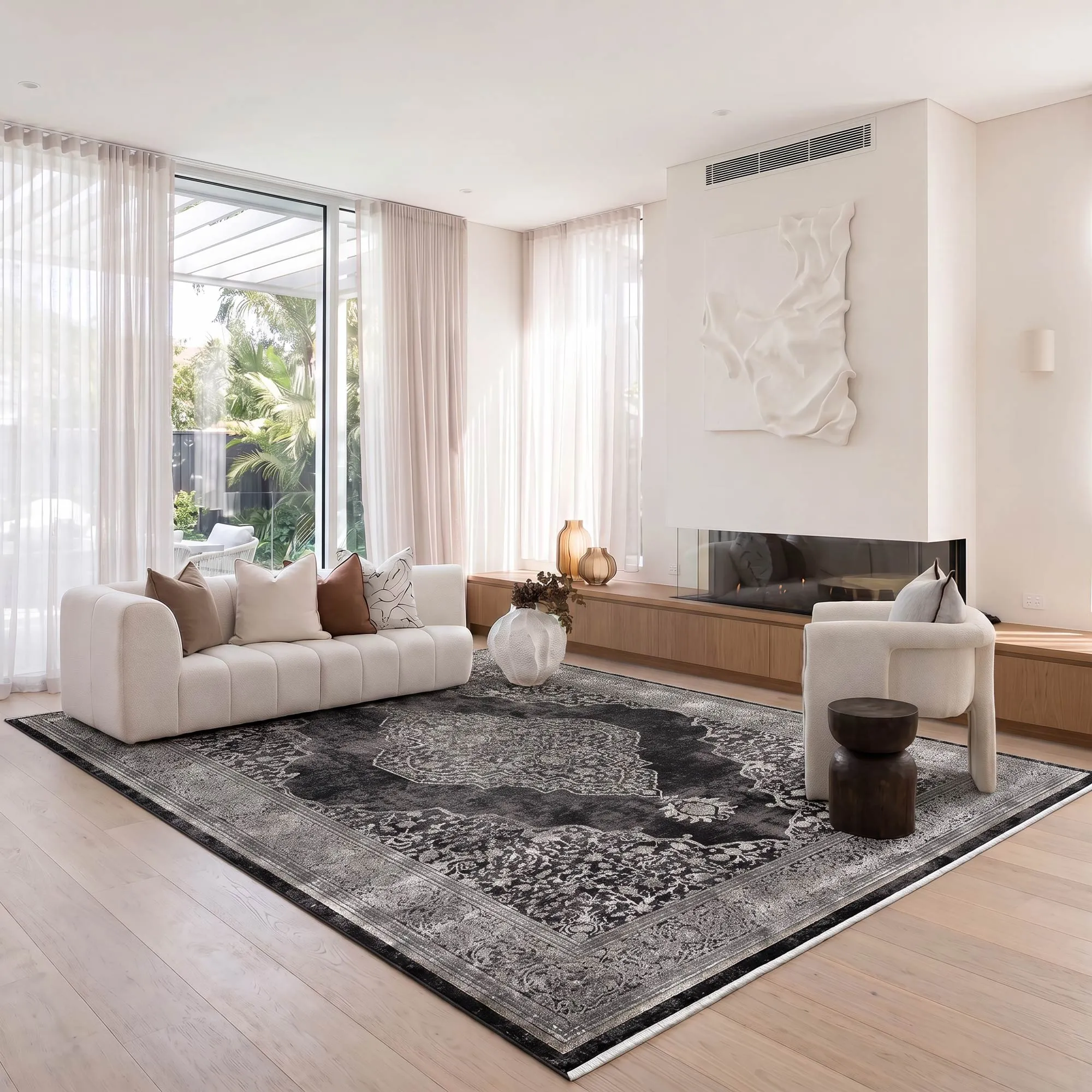 Fendi Traditional Medallion Rug