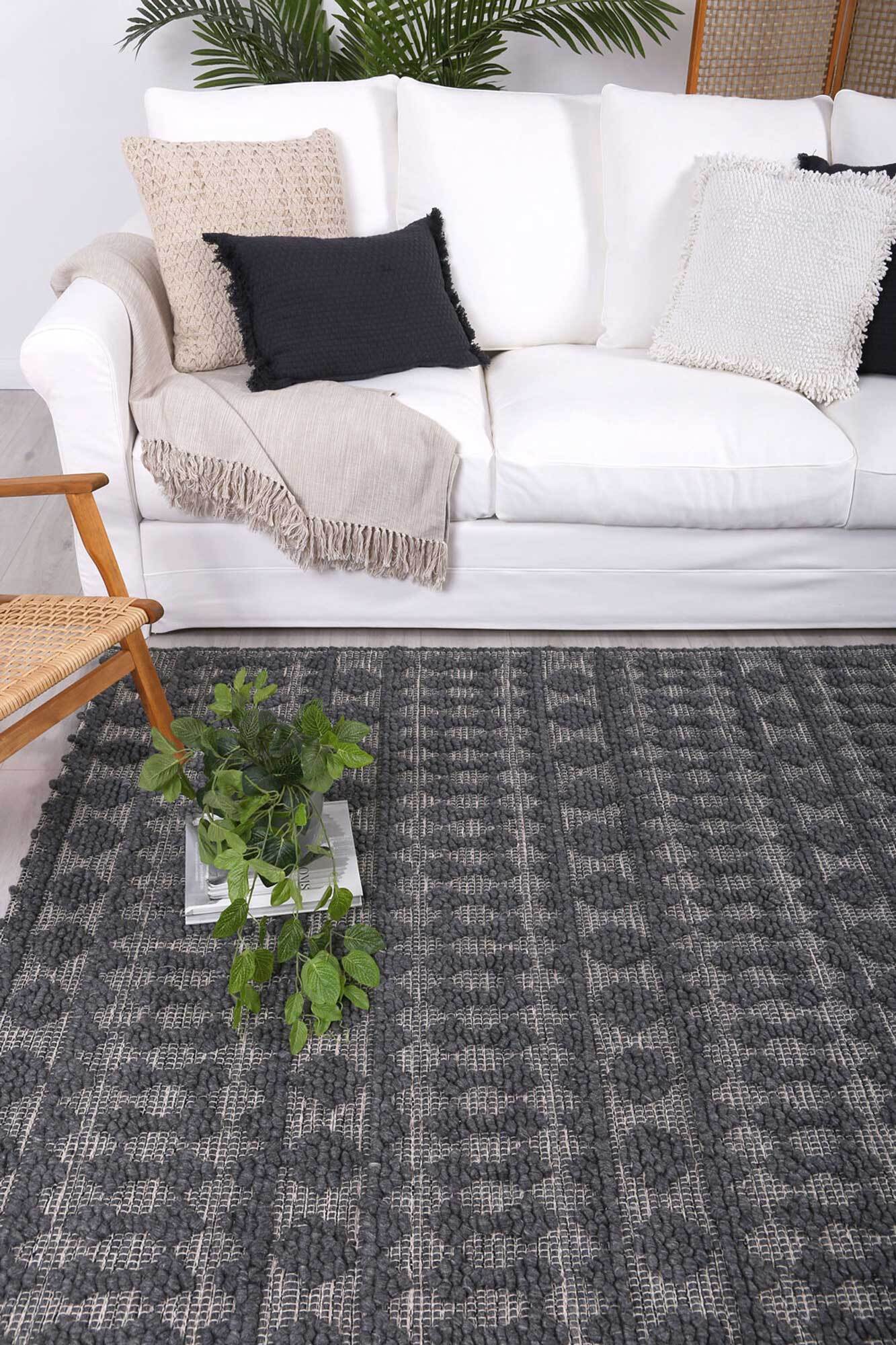 Hann Hand Loomed Rug(Size 230 x 160cm)