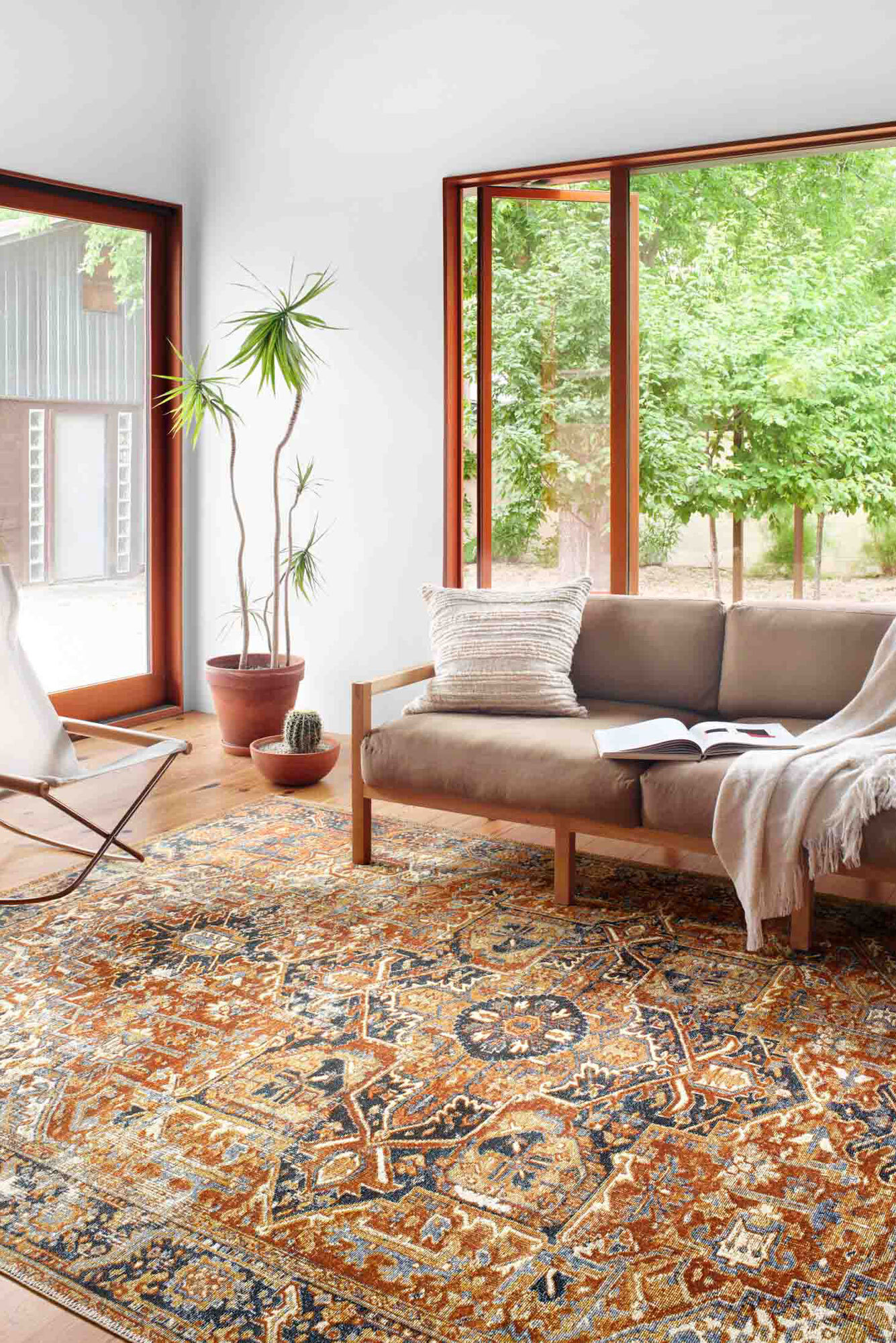 Large View Heriz Traditional Medallion Rug(Size 400 x 300cm)