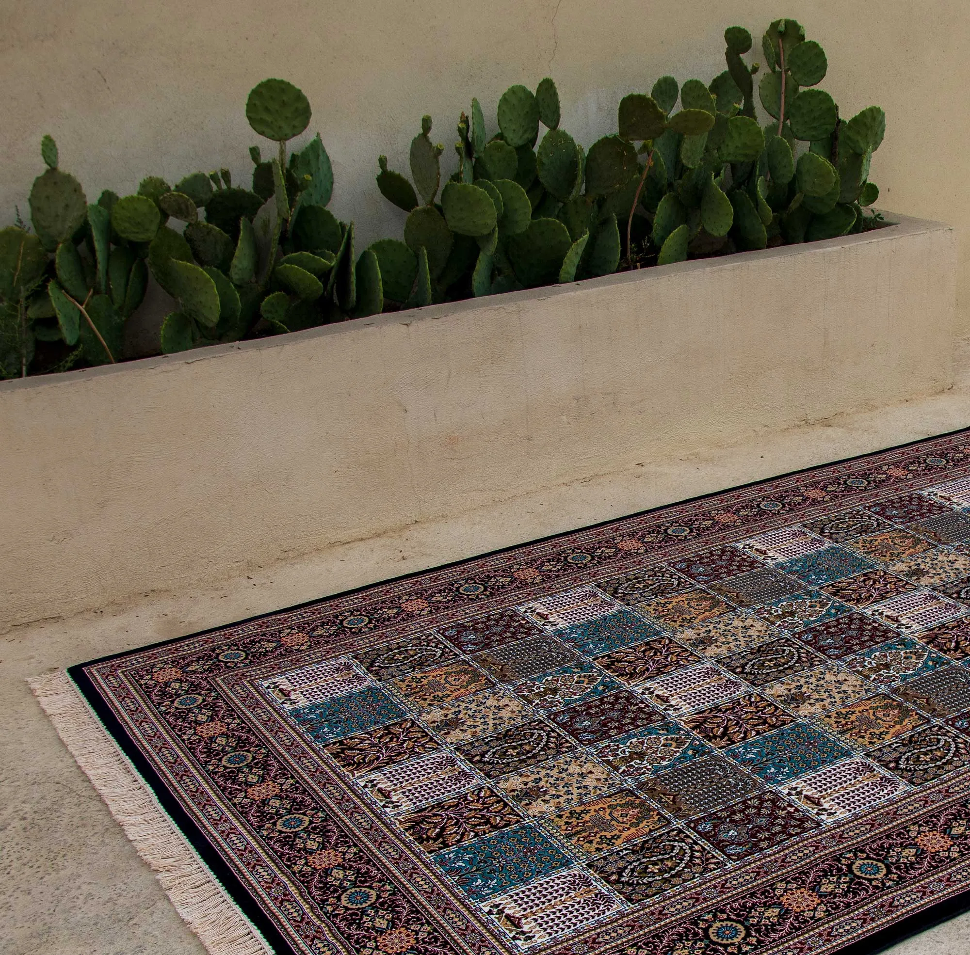 Large View Mona Classic Oriental Fringed Rug