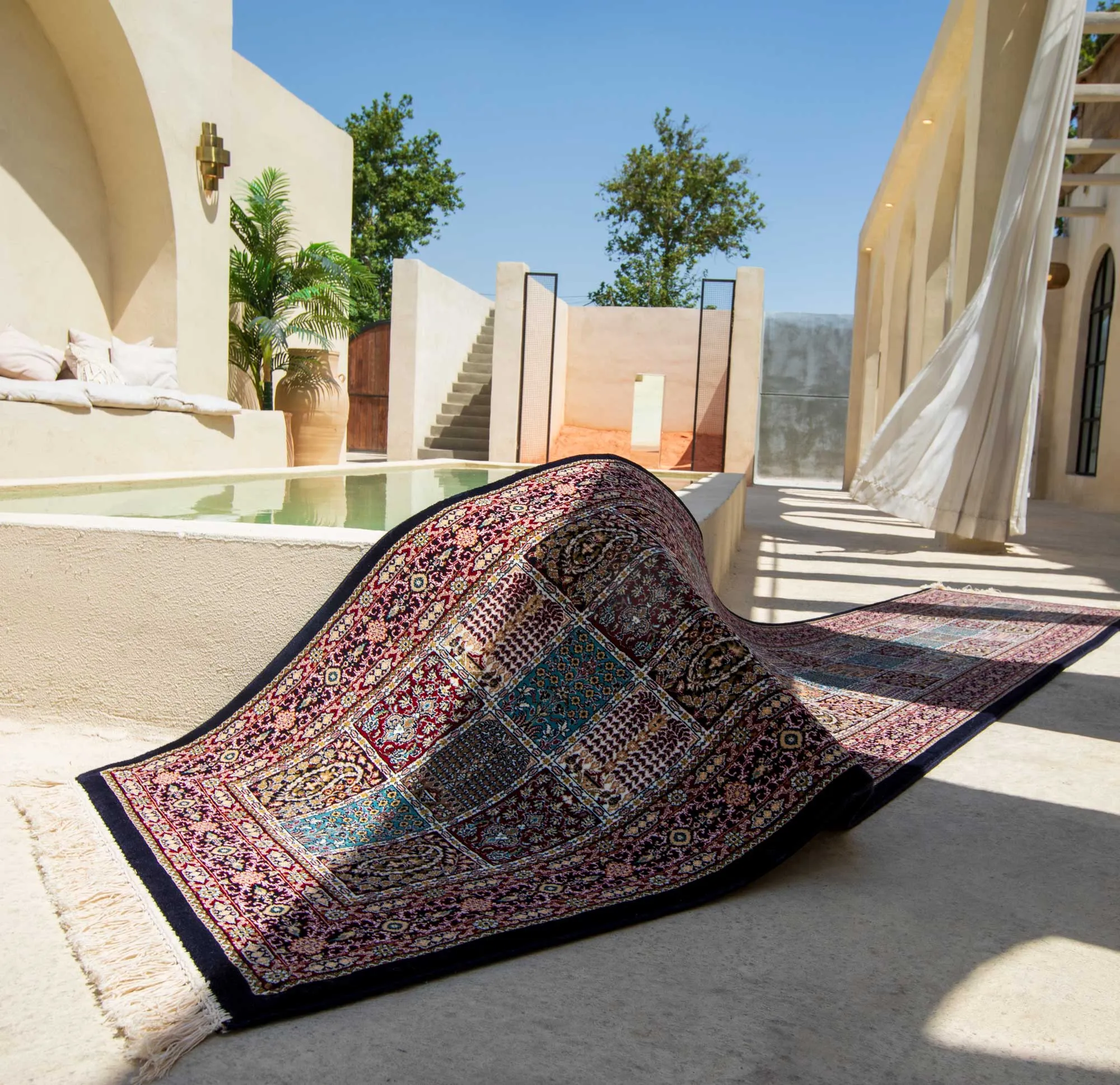 Large View Mona Classic Oriental Fringed Rug