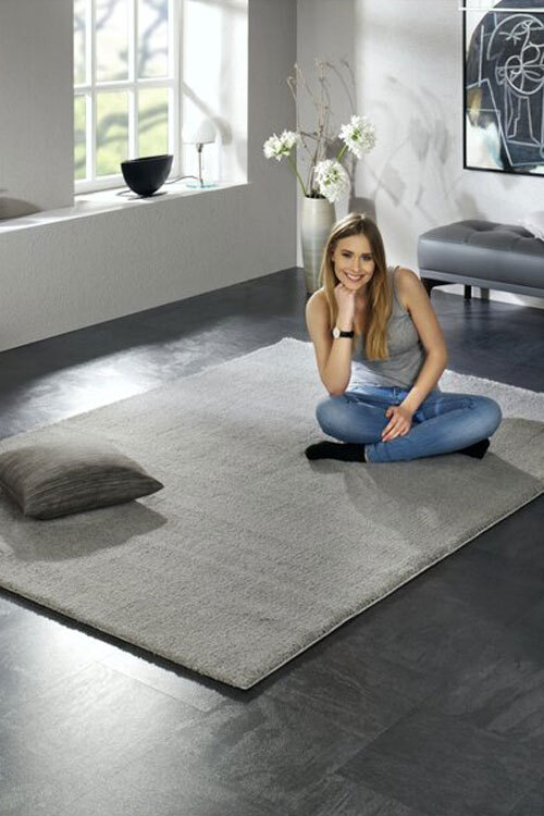 Silky Plain Light Grey Shaggy Rug(Size 160 x 120cm)