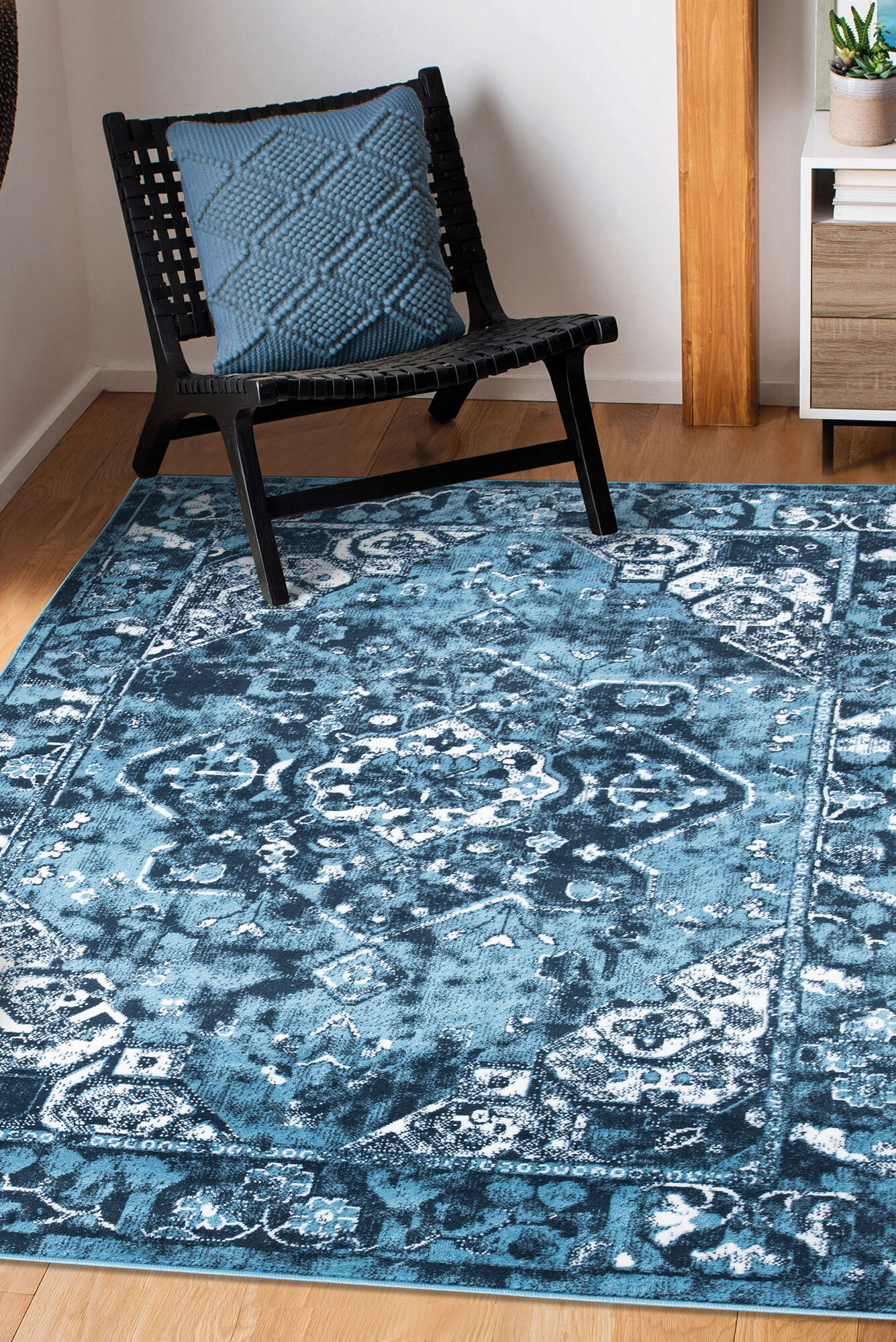 Large View Toni Traditional Medallion Rug(Size 230 x 160cm)