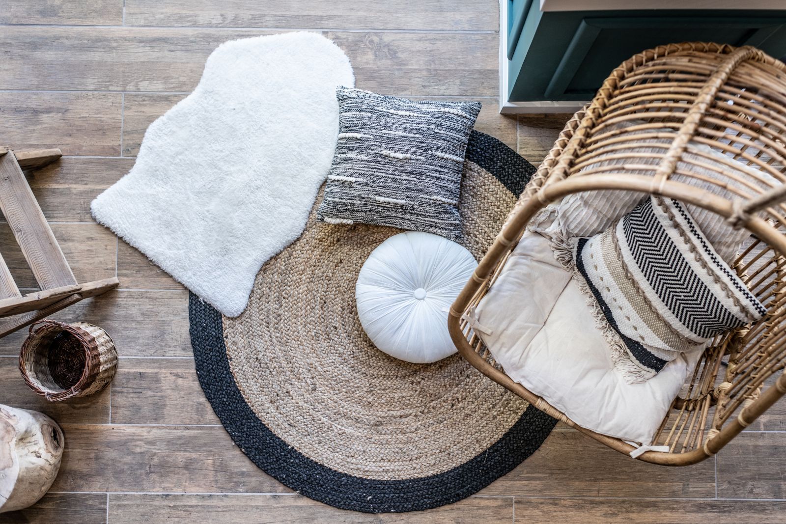 round jute rug under chair