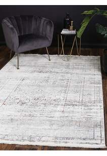 Bari Traditional Fringed Rug