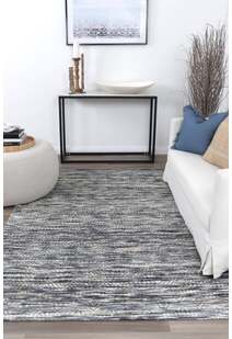 Chea Geometric Wool Rug