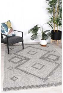 Macy Indoor-Outdoor Tribal Rug