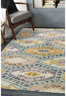 Myla Traditional Geometric Rug